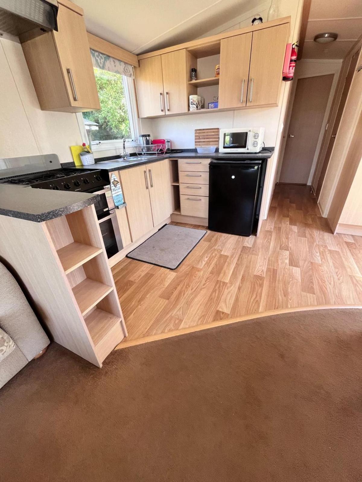 Van Number 123 Beautiful Caravan Sleeps 4 Абъристуит Екстериор снимка
